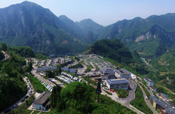 五一小長假，恩施大峽谷再掀旅游熱潮