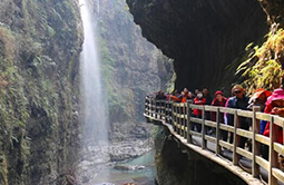 恩施大峽谷喜迎猴年春節(jié)旅游“開門紅”