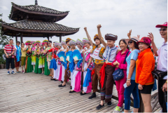剛剛，全國100萬+人都在盯著恩施大峽谷！