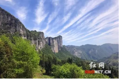 紅網(wǎng)：【千萬(wàn)粉絲走進(jìn)鄂旅投】全國(guó)旅游大咖探秘恩施大峽谷 感受大自然的鬼斧神工