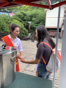 恩施大峽谷黨員貼心服務(wù)獲游客點(diǎn)贊