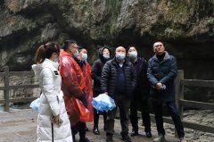 恩旅集團董事長周永彪到恩施大峽谷開展春節(jié)前安全工作檢查