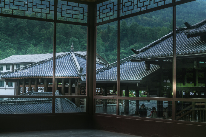 隱世入峽谷，尋幽探勝，深山里還藏了個(gè)童話小鎮(zhèn)